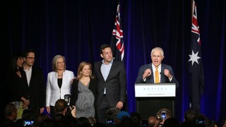 Tesné austrálske voľby nemajú výsledok, rozhodnú hlasy poslané poštou
