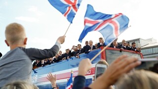 Hrdinovia z Islandu sa vrátili domov, vítali ich nadšení fanúšikovia