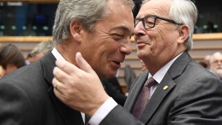 Juncker odsudzuje kroky Johnsona i Faragea, vraj nie sú patrioti