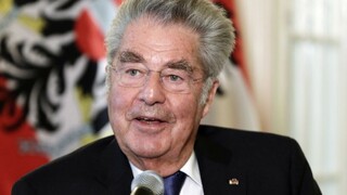 Fischer skončil v úrade prezidenta, Rakúšanov čaká voľba jeho nástupcu