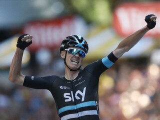 Froome s prehľadom víťazom ôsmej etapy, oblieka si žltý dres