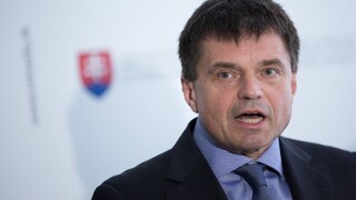 Školstvo má za sebou 100 dní pod Plavčanom, kritika od učiteľov nekončí