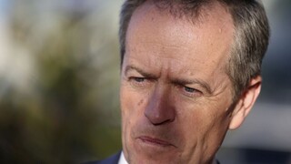 Austrálska opozícia priznáva porážku v tesných parlamentných voľbách