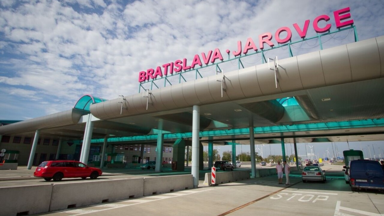 Bratislava Jarovce hraničný priechod 1140 px (SITA/Ľudovít Vaniher)