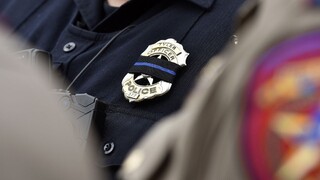 V Dallase sťahujú záznamy z priemyselných kamier, hľadajú záznam útoku