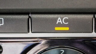 Pri akých otáčkach zapínať klimatizáciu, aby ste si neodpálili kompresor?
