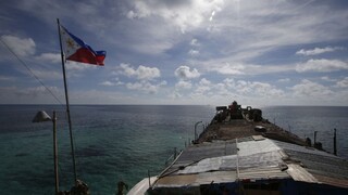 Čína plne militarizovala najmenej tri ostrovy, uvádza americký admirál