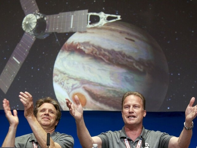 Takto vyzerá Jupiter. Sonda Juno poslala prvý záber najväčšej planéty