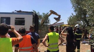 Príčina vlakového nešťastia je stále nejasná, rodiny identifikujú obete