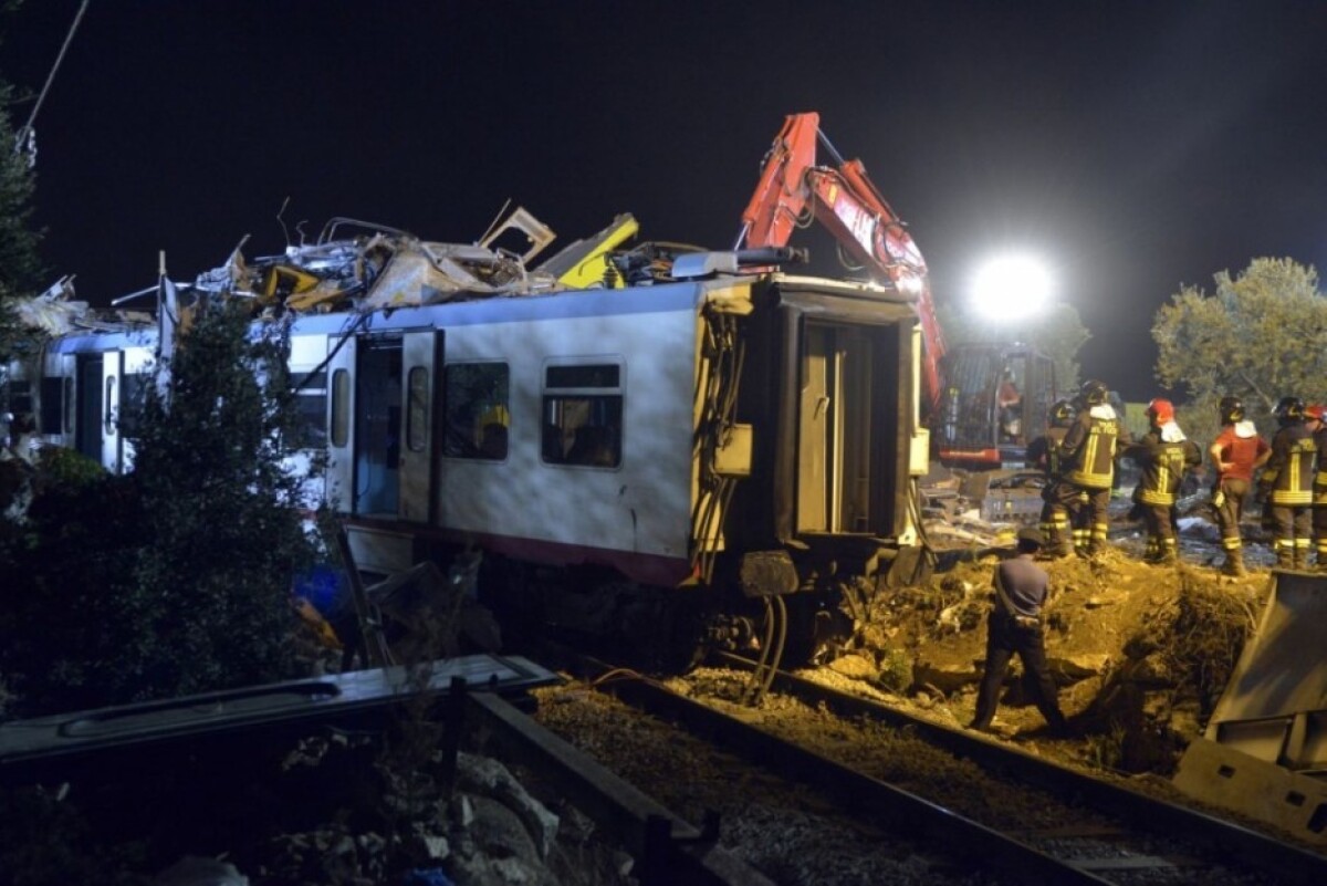 italy-train-crash-b3ad859a76354628b13c2c3797e6ef43_4be54b57.jpg