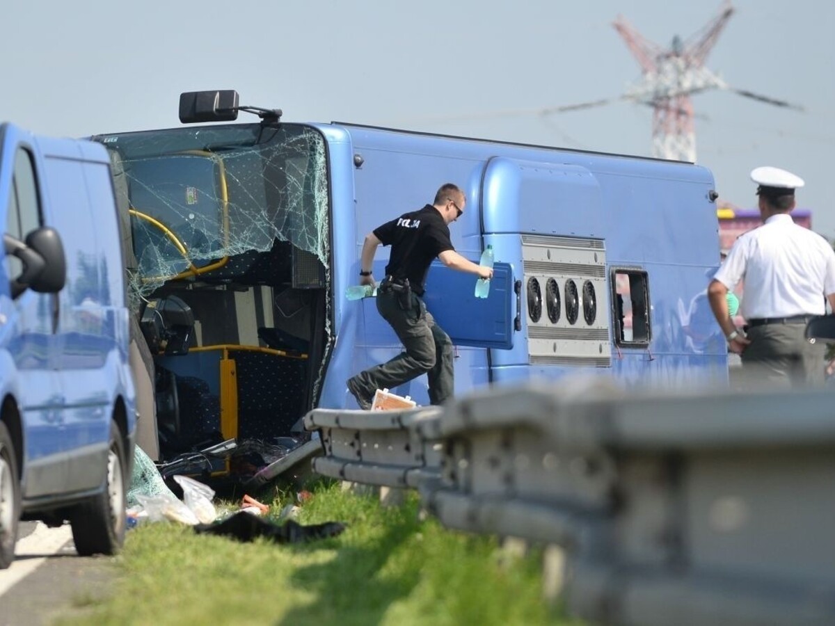 Namiesto výletu nemocnica. Pri Písku havaroval autobus plný detí