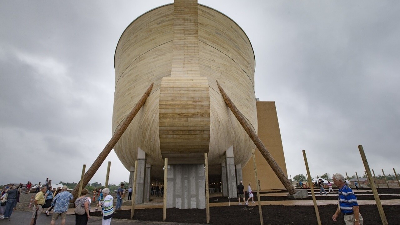 V USA postavili obrovskú Noemovu archu. Pojme ľudí aj dinosaury