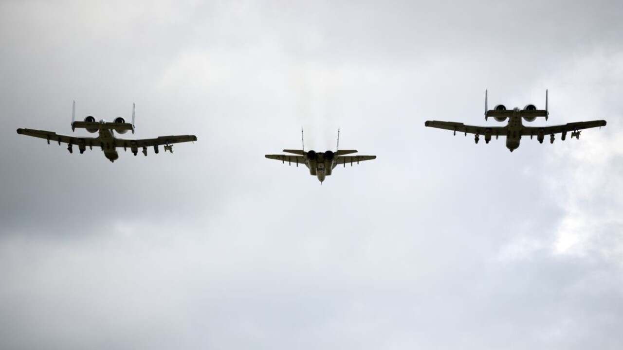 Sliač spomienka stíhačky 1140 px (SITA/Jakub Julény)