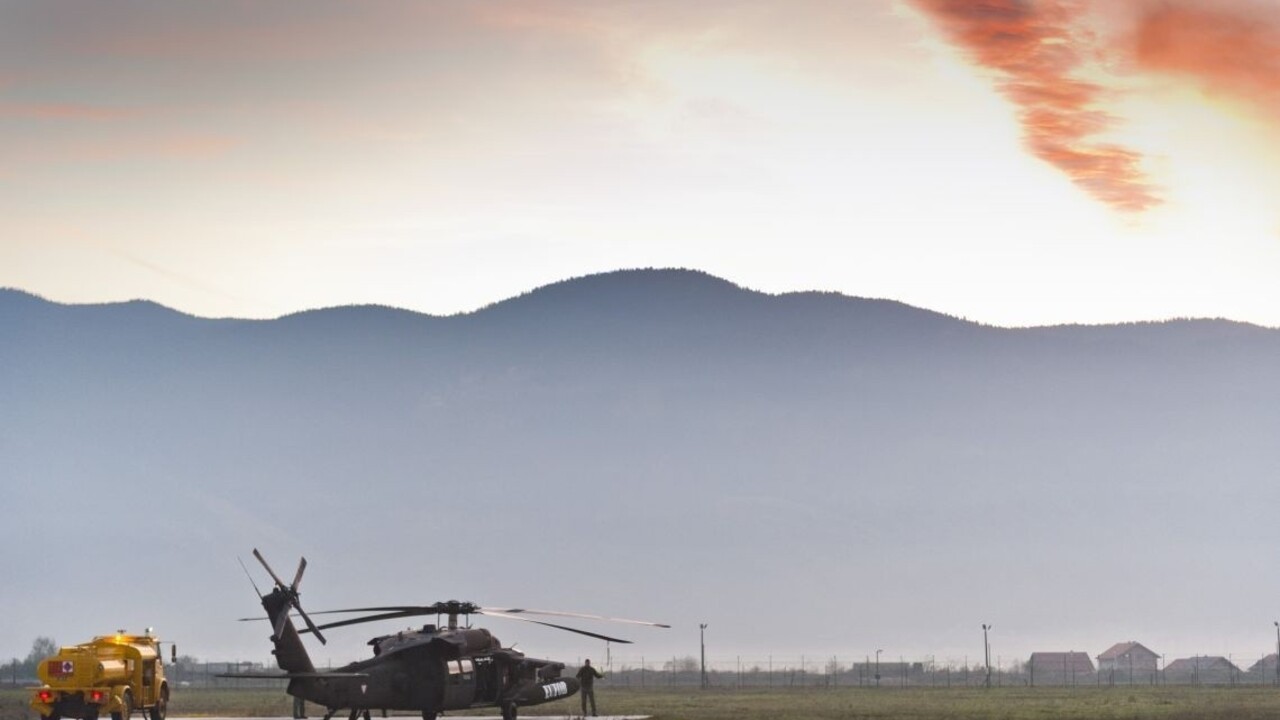 Turecký vojenský vrtuľník pristál v Grécku, posádka žiadala o azyl