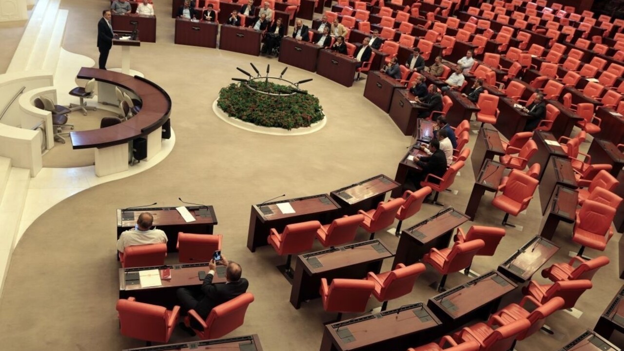 V Turecku držali minútu ticha v budove parlamentu, ktorá bola terčom útoku