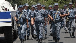 Arménski opoziční ozbrojenci chcú zosadiť vládu, v hre sú rukojemníci