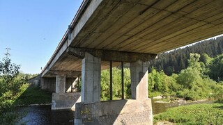 V Čadci uzavreli poškodený most, mesto sa bojí problémov s dopravou