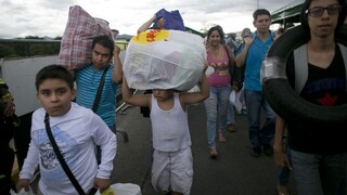 Venezuelčania nakupovali vo veľkom. Do Kolumbie prišli desaťtisíce