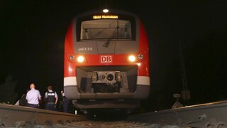Na vyčíňaní mladíka v nemeckom vlaku sa chce priživiť Islamský štát