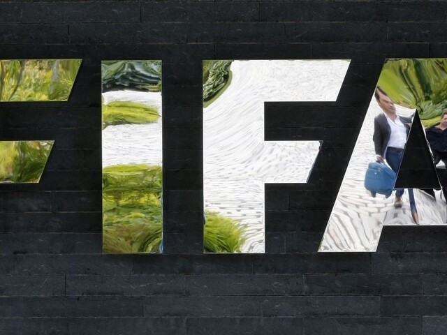 Pracuje pre FIFA a vzdeláva futbalových trénerov po celom svete