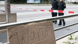 Inšpiroval sa Breivikom? Útočník sa mal zaujímať o masové streľby