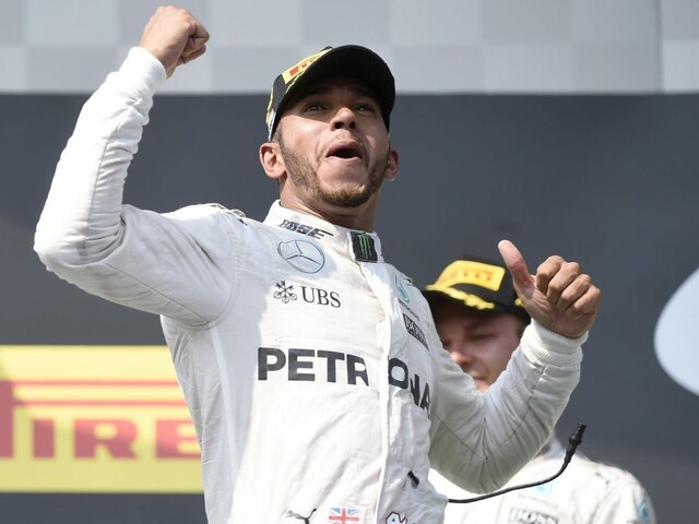 Hamilton triumfoval na VC Maďarska, je novým lídrom šampionátu