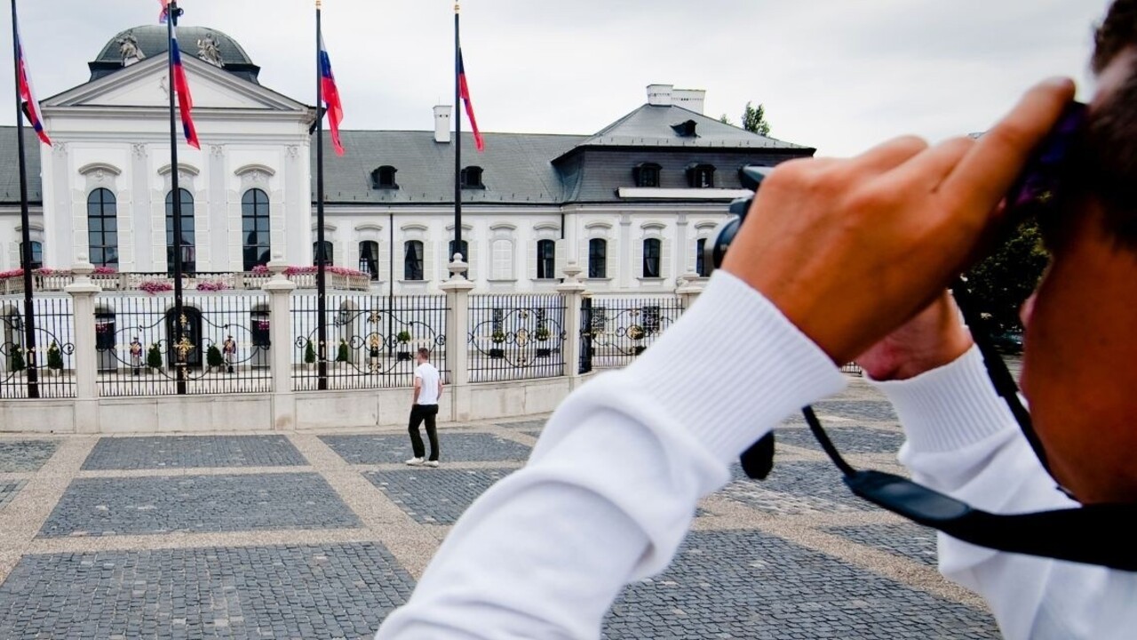 Kiskova ochranka zadržala Srba, v paláci vraj hľadal útočisko