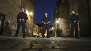 Nemci sa spamätávajú z útokov, zvažujú novú bezpečnostnú koncepciu