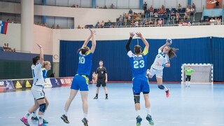 Mladé slovenské hádzanárky nastúpia v osemfinále proti Nórkam