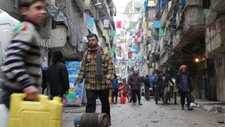 Situácia v Aleppe sa komplikuje, státisíce ľudí zostávajú obkľúčené