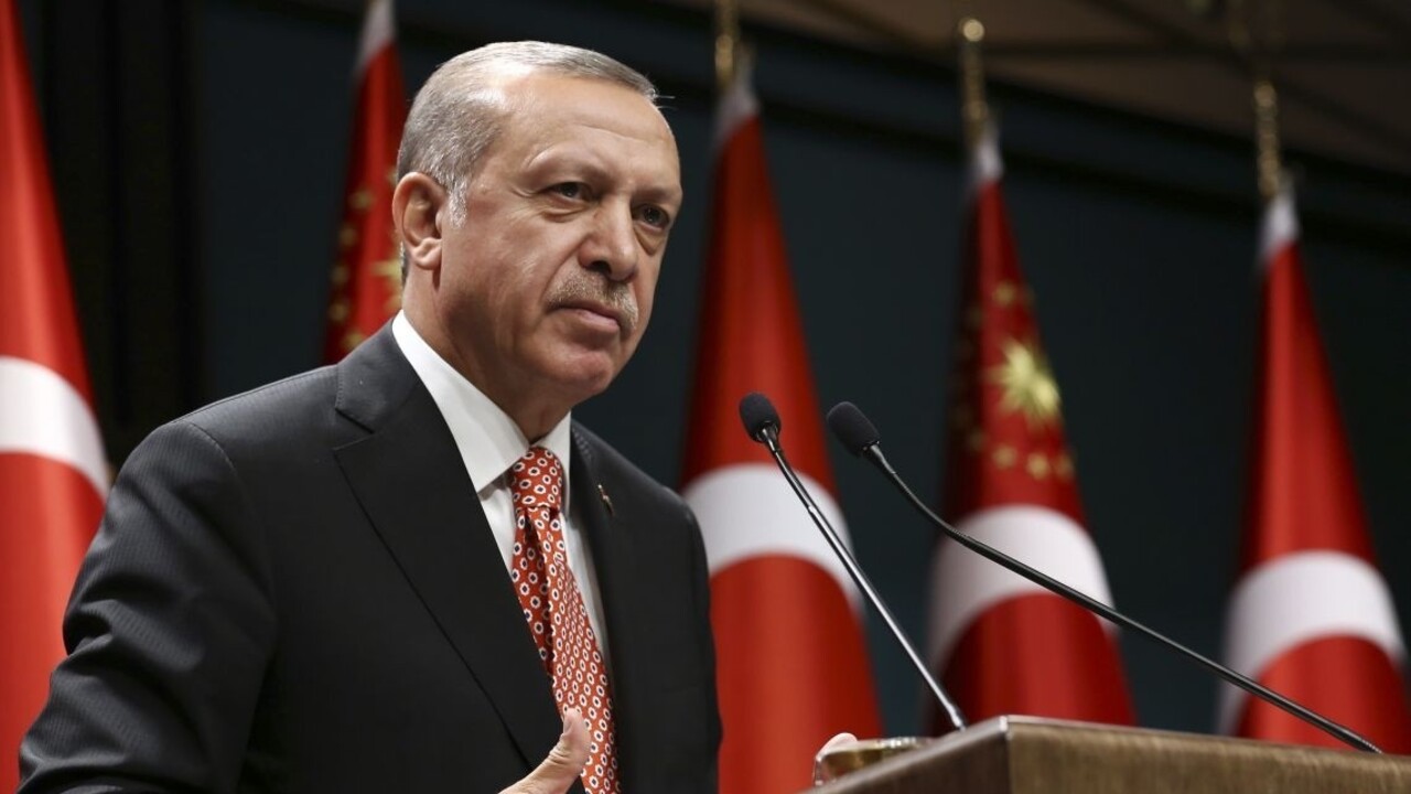 Žiadal Erdogan v Nemecku o azyl? Turci chcú ospravedlnenie