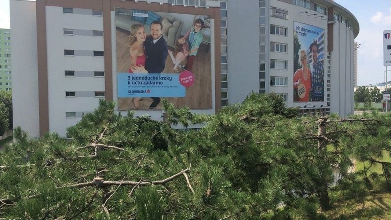 Bratislavčanov rozhorčili spílené stromy, ktoré bránili výhľadu na reklamu