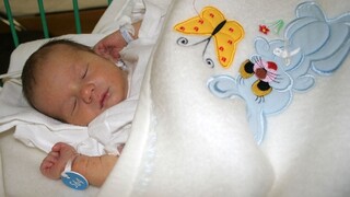 Pôrodnice sú preplnené, v letných mesiacoch sa rodí najviac detí