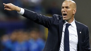 Zinedine Zidane by sa mal stať novým trénerom PSG, tvrdia francúzske médiá