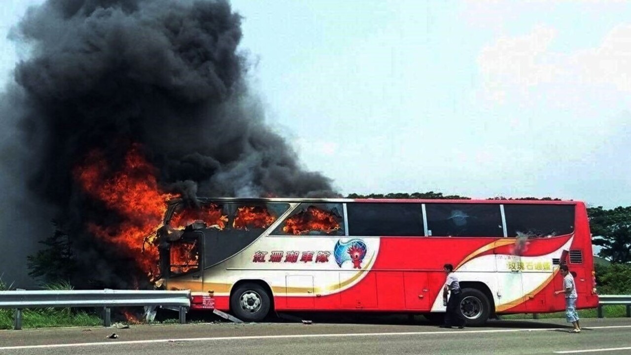 Nehodu taiwanského autobusu s 26 obeťami spôsobil opitý vodič