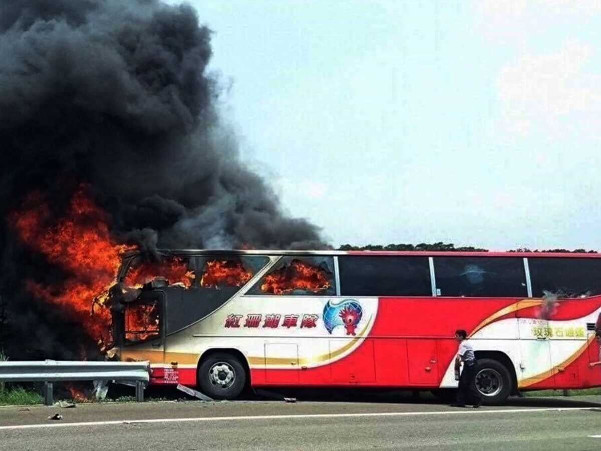 Nehodu taiwanského autobusu s 26 obeťami spôsobil opitý vodič