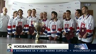 Slováci zlatí na majstrovstvách sveta v hokejbale, titul ocenil aj minister