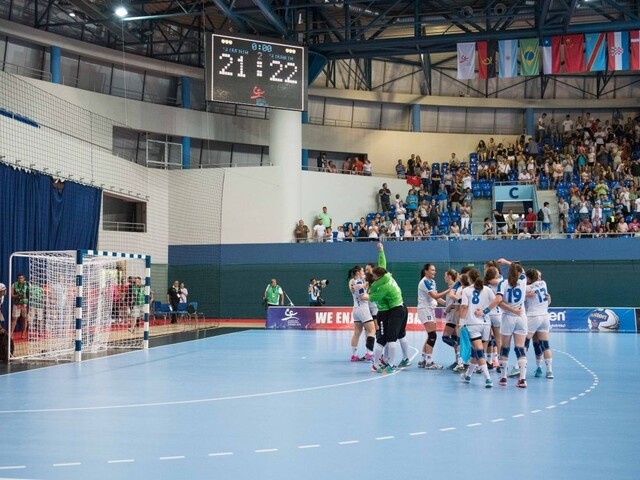 Finále šampionátu hádzanárok do 18 rokov obstarajú Dánky a Rusky