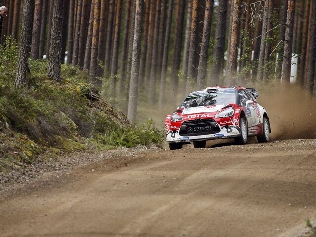 Meeke zvýšil náskok na čele Rely Fínska, Koči 55.