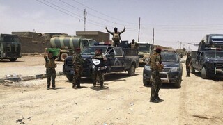 Americké letectvo zaútočilo na baštu islamistov v Líbyi, hlásili prvé straty