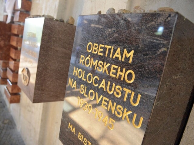 V Banskej Bystrici sa zišli Rómovia, spomínali na obete holokaustu