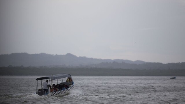Hurikán Earl udrel na Belize, obyvateľov nahnal do úkrytov