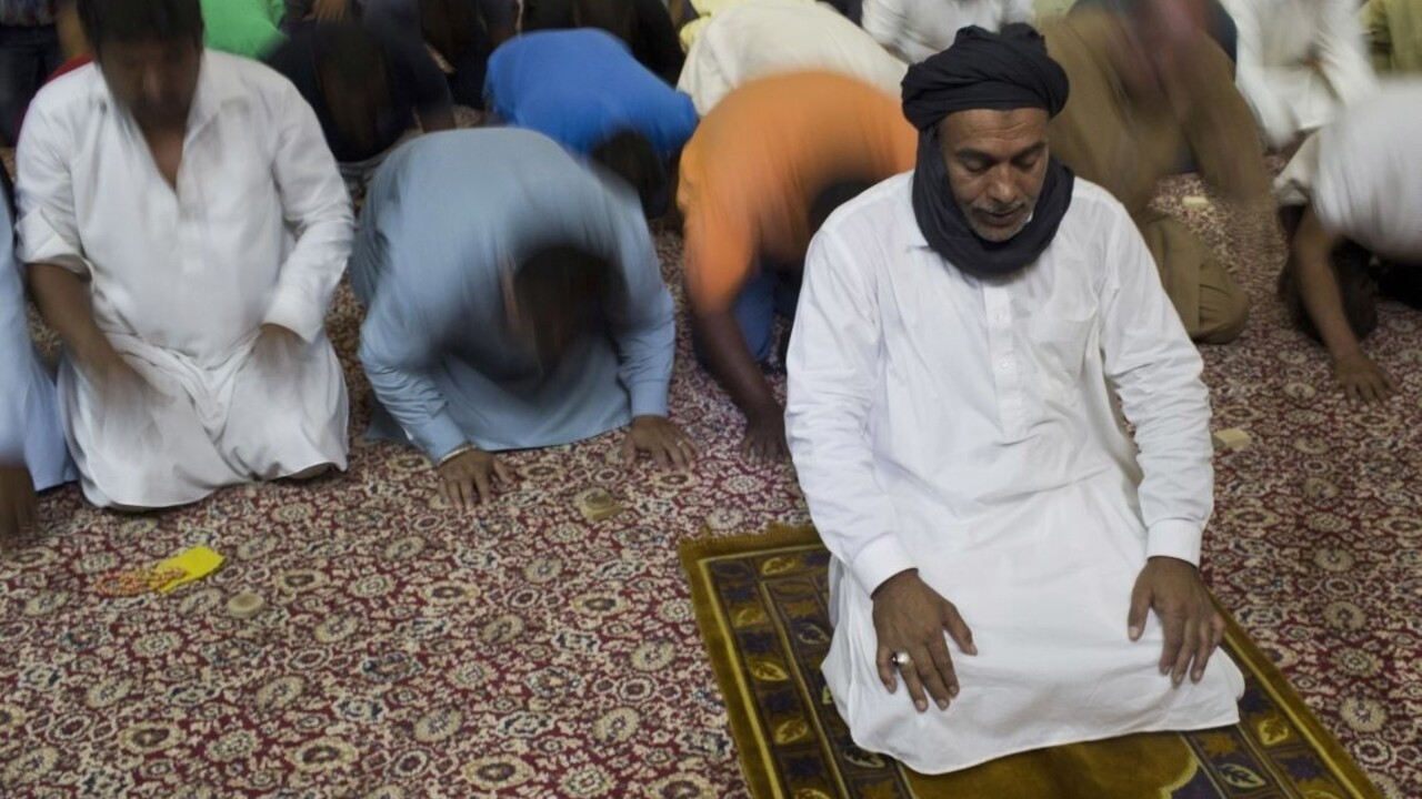 Grécky parlament postaví v Aténach mešitu, minarety však zamietli