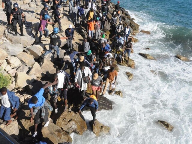 Francúzi čelia náporu migrantov, späť do Talianska ich poslali stovky