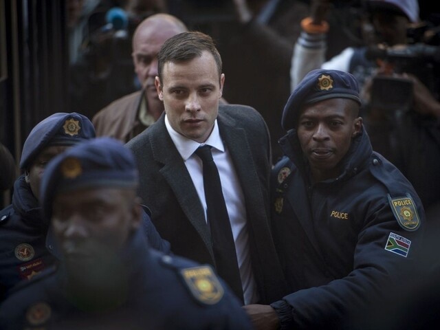 Zraneného Pistoriusa hospitalizovali, pokus o samovraždu popiera