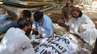 Bomba zasiahla pakistanskú nemocnicu, zahynulo vyše 60 ľudí