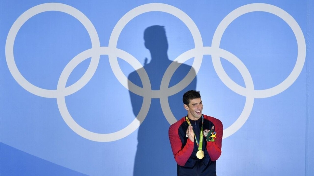 Phelps triumfoval v motýliku, o 70 minút neskôr získal ďalšie zlato