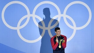 Phelps triumfoval v motýliku, o 70 minút neskôr získal ďalšie zlato
