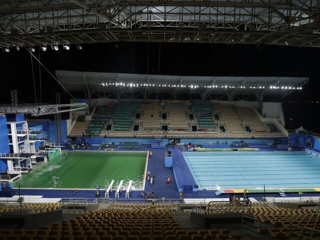 Voda v olympijskom bazéne prekvapila skokanov, báli sa o zdravie