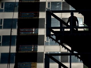Rast priemyslu sa v júni spomalil, výrazný prepad hlási stavebníctvo